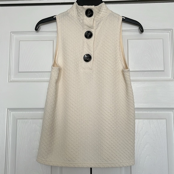 Cream colored button top - Picture 2 of 5